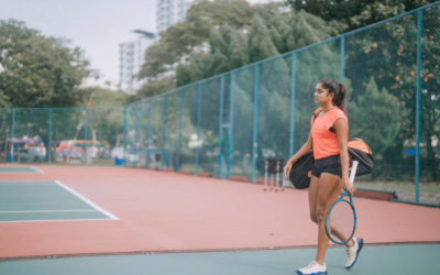 Comment s’assurer que la surface d’un court de tennis en béton poreux est suffisamment résistante à l’abrasion ?