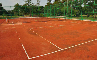 Comment entretenir un court de tennis en terre battue à Mougins
