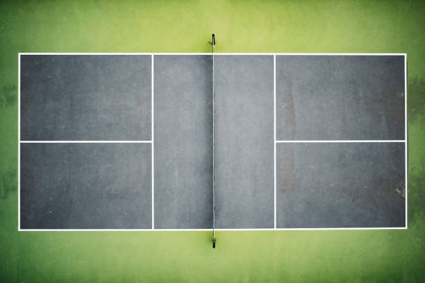 Intégration d’un terrain de tennis dans un programme de bien-être holistique pour les résidents seniors à Nice