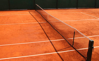 Pourquoi Opter pour un Court de Tennis en Terre Battue à Nice Plutôt que d&rsquo;Autres Surfaces?