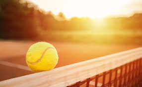 Service Tennis, un constructeur de courts de tennis à Nice, se distingue par son engagement envers la satisfaction de ses clients.