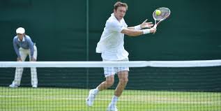 La construction de terrains de tennis à Nice par Service Tennis révolutionne le monde sportif. C'est un progrès technique.