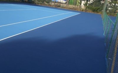 Pourquoi les matériaux utilisés par Service Tennis pour les courts de tennis à Mougins sont-ils de haute qualité ?