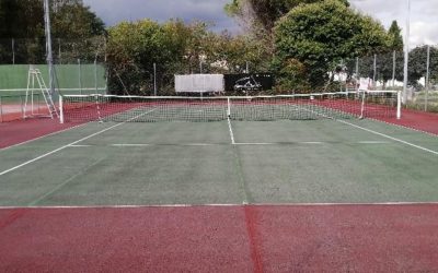 Pourquoi l’implication communautaire est-elle importante pour Service Tennis dans ses projets à Mougins ?
