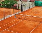 La construction de courts de tennis à Mougins par Service Tennis va bien au-delà de l'aspect esthétique et de la qualité de jeu