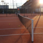 Service Tennis, reconnu comme l'un des meilleurs constructeurs de courts de tennis à Mougins, se distingue par son approche unique.
