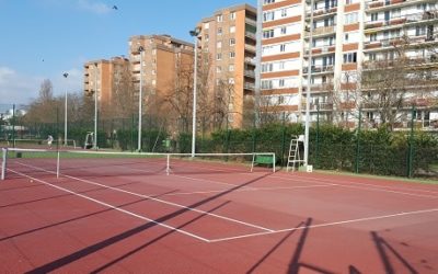 Pourquoi la Prise en Compte des Besoins des Entraîneurs est Essentielle pour Service Tennis à Mougins