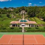 Service Tennis est reconnu comme un constructeur de courts de tennis de premier plan dans les Alpes-Maritimes.