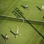 La construction d'un terrain de tennis en résine synthétique à Nice est une tâche complexe qui requiert une préparation minutieuse du sol.