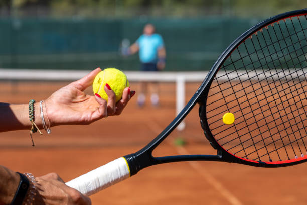 il est essentiel de disposer des courts de tennis bien construits et équipés de mesures de sécurité avancées.
