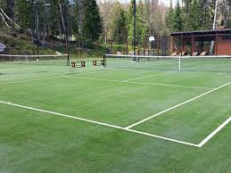 Service Tennis, reconnu pour sa construction de courts de tennis à Mougins, va au-delà des attentes. Ils intègrent des zones de détente