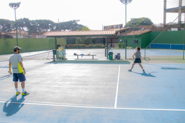 maintenance de courts de tennis en béton poreux à Mougins 