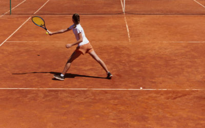 Comment assurer la qualité et la conformité des courts de tennis en terre battue construits à Nice?