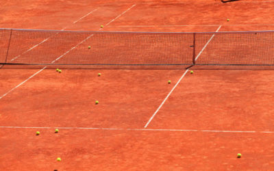 Pourquoi est-il important de bien drainer un court de tennis en terre battue à Nice?
