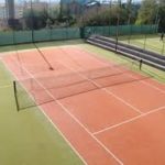 La construction de courts de tennis à Mougins nécessite une attention particulière à la durabilité des matériaux de surface.