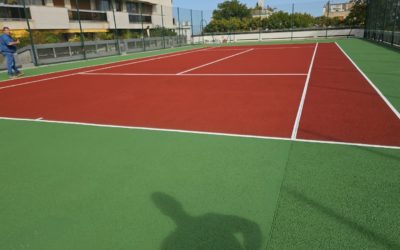 Pourquoi Choisir Service Tennis pour la Construction de Courts de Tennis à Mougins est Bénéfique pour les Clubs de Tennis Locaux ?