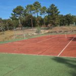 Service Tennis se distingue comme le choix optimal, offrant une expertise de pointe, une adaptabilité à tous les niveaux