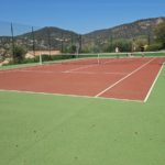 Service Tennis est une initiative louable. Elle apporte des avantages considérables à la communauté locale.