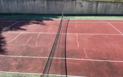 Comment assure-t-on l’accessibilité pour les joueurs en fauteuil roulant à Cannes ?