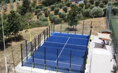 Comment assure-t-on la résistance aux intempéries des terrains extérieurs à Cannes ?