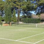 Service Tennis, spécialisée dans la construction de terrains de tennis en gazon synthétique à Nice gère très bien de l'espace disponible