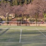 Service Tennis à Nice se démarque dans la construction de terrains de tennis en gazon synthétique grâce aux constructions écoresponsables