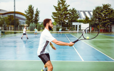 Comment Service Tennis Utilise-t-il des Techniques de Construction Innovantes pour Réduire le Temps de Construction des Courts de Tennis à Mougins ?
