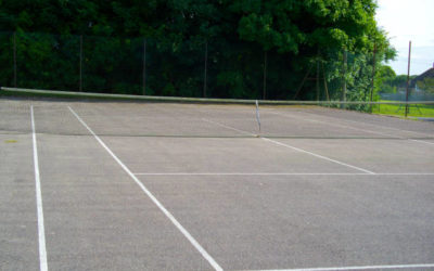 Constructeur de Terrains de Tennis en Béton Poreux dans les Alpes-Maritimes : Garantir la Qualité des Installations