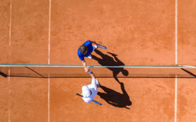 Construction terrain de tennis à Cannes par Service Tennis : Comment les solutions pour la gestion de la chaleur et du soleil sont-elles implémentées ?