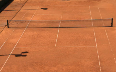 Quelles sont les références ou projets notables réalisés par les constructeurs de terrains de tennis en béton poreux dans les Alpes-Maritimes ?