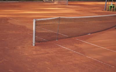 Construction terrain de tennis Toulon : Quelles sont les options de drainage disponibles pour les terrains de tennis en extérieur construits par Service Tennis?