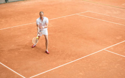 Comment les constructeurs de courts de tennis en béton poreux dans les Alpes-Maritimes gèrent-ils les autorisations et les réglementations locales ?