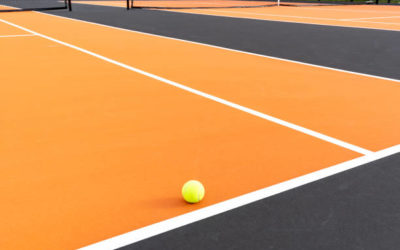 Construction court de tennis Toulon: Service Tennis offre-t-il des conseils sur le choix des couleurs et des matériaux pour minimiser la réflexion de la lumière et la chaleur sur les courts ?