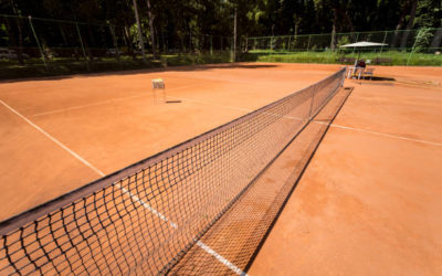 Construction terrain de tennis à Paris : Quels sont les avantages d’un terrain intérieur par rapport à un extérieur ?