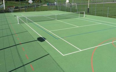 Construction terrain de tennis à Paris : Comment intégrer un système de récupération des eaux de pluie?