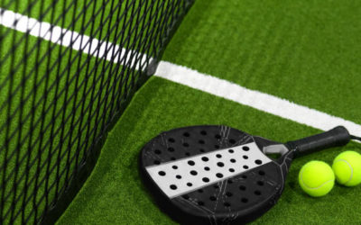 Construction terrain de tennis en gazon synthétique à Toulon : L’efficacité de Service Tennis dans une installation rapide pour minimiser les perturbations