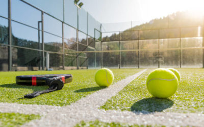 Construction Terrain de Tennis en Gazon Synthétique à Toulon : Les Systèmes de Gazon Synthétique de Service Tennis Réduisent-ils les Risques de Glissade ?