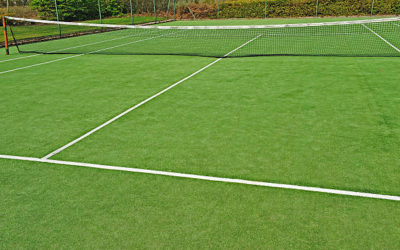 Construction terrain de tennis en gazon synthétique Toulon : Quelle est la capacité de Service Tennis à gérer plusieurs projets simultanément dans la région ?