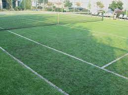 Comment la construction d’un terrain de tennis en gazon synthétique à Toulon peut-elle servir de modèle pour d’autres projets similaires?