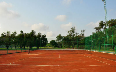 Constructeur de Court de Tennis à Antibes dans les Alpes Maritimes : L’Impact des Aspects Légaux et Réglementaires