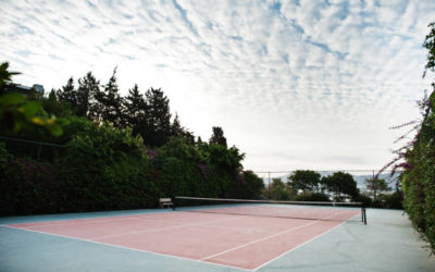 Constructeur de Court de Tennis à Nice dans les Alpes-Maritimes : L’Importance de la Topographie dans la Planification d’un Court