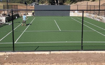 Comment Service Tennis choisit-il l’emplacement optimal pour la construction d’un court de tennis à Cannes ?