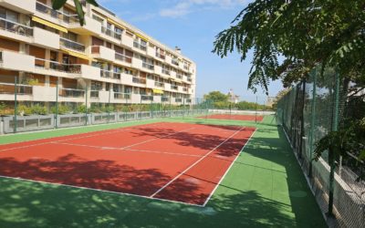 Constructeur de Court de Tennis à Antibes dans les Alpes-Maritimes : Comment les réglementations locales impactent-elles la construction de courts de tennis ?