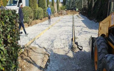 Défis de la Construction d&rsquo;un Court de Tennis en Béton Poreux à Nice, dans les Alpes-Maritimes : Comprendre les Enjeux Locaux