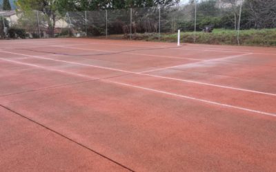 Pourquoi est-il avantageux d’avoir un court de tennis avec un bon drainage ?