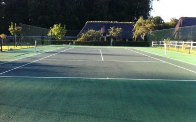 Les constructeurs de terrains de tennis en béton poreux Alpes-Maritimes : Personnalisation à la demande