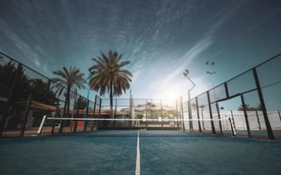 Construction d’un Court de Tennis à Cannes par Service Tennis : L’Importance des Équipements Spécifiques