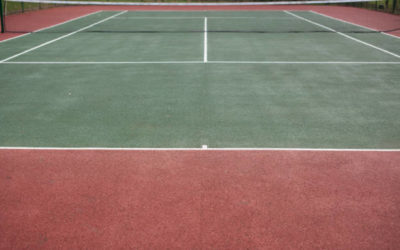 Constructeur court de tennis Alpes-Maritimes : Comment Service Tennis assure-t-il la conformité aux normes internationales dans ses constructions de courts de tennis ?