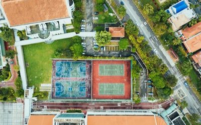 Gestion des Restrictions de Hauteur dans la Construction de Courts de Tennis à Toulon