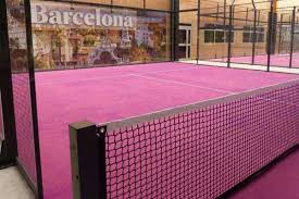 Comment les différents types de surface de court de tennis influencent-ils le jeu ?